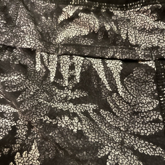 limited edition lululemon - Picture 5 of 6